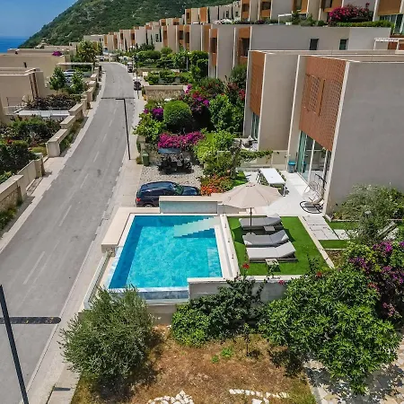 Infinity Blue Coast By Pikhost Apartment *